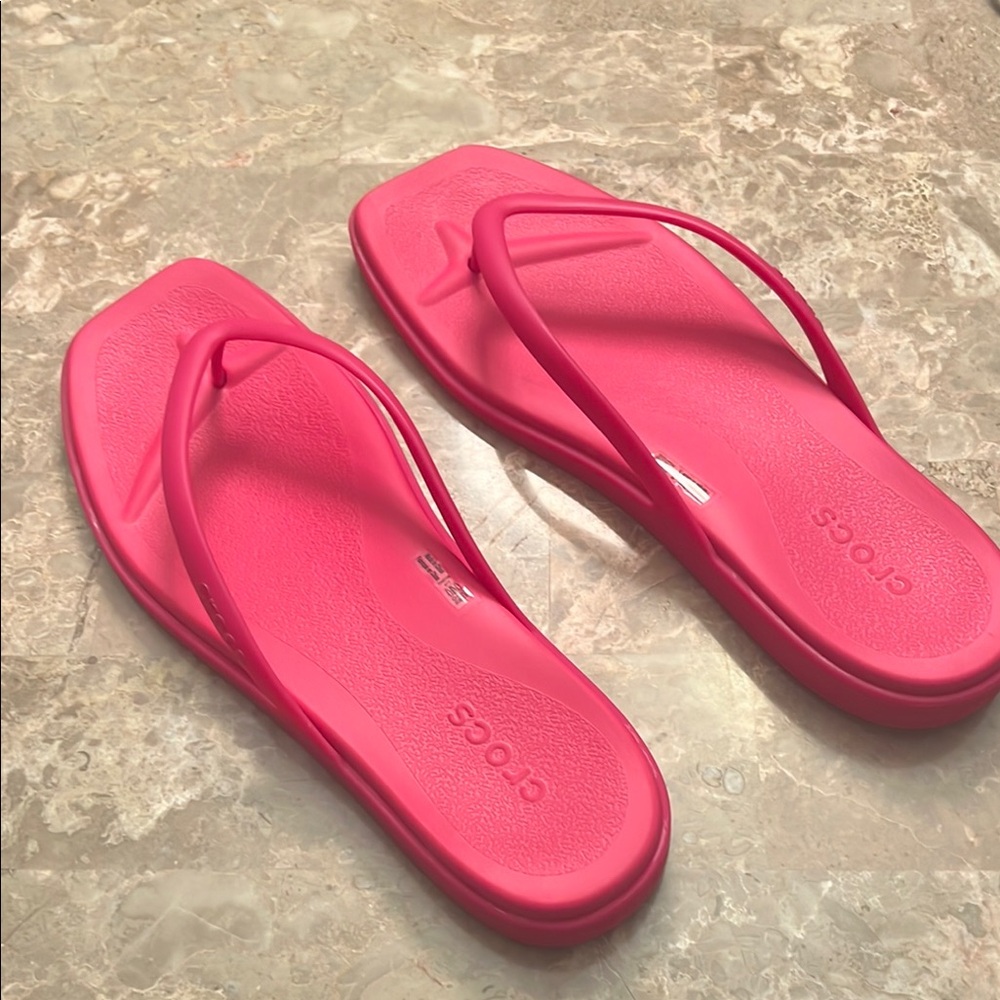 CROCS Pink Sandals Minimalist Thong Design